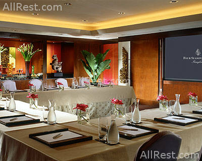 Four Seasons Hotel 26
